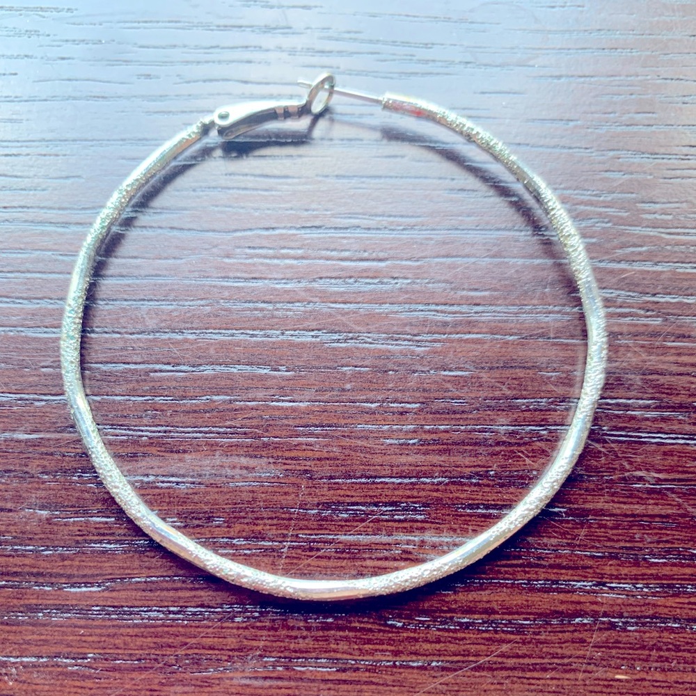 Hoop earrings - Picture 2 of 3